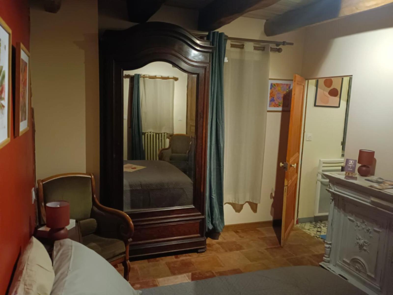 Bed and Breakfast La Lauze Et L'Anguille Gaillac Exterior foto